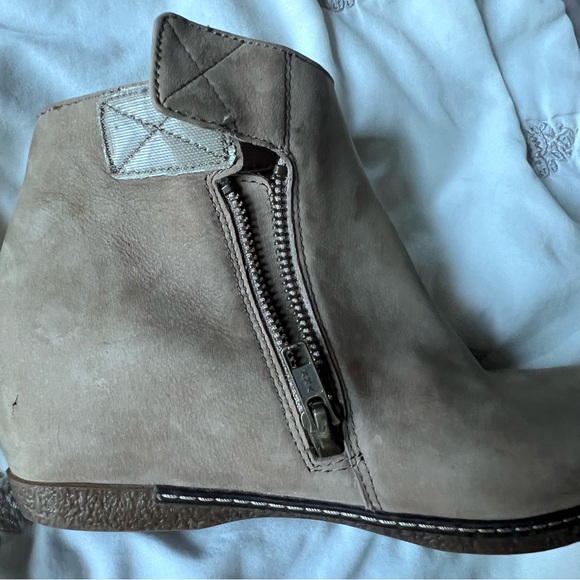 Dance go wedge suede boots
Excellent condition worn a few times - Picture 4 of 5